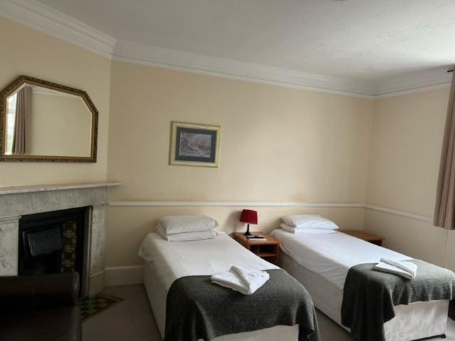 The Admiral Cunningham Hotel Bracknell Ngoại thất bức ảnh